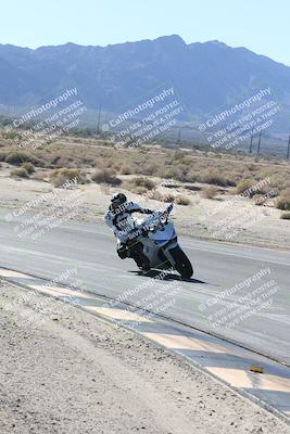 media/Dec-01-2025-Moto Forza (Mon) [[2daa91e15f]]/3-Beginner Group/Session 3 (Turn 16 Inside)/